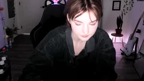 Ella online show from March 19, 4:33 pm