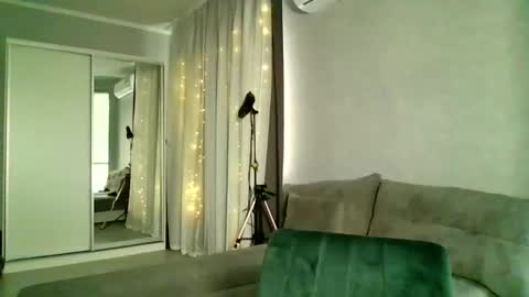 Ivy online show from September 30, 3:06 pm