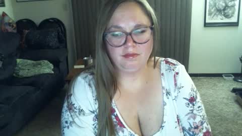 bladesizzo3111 online show from December 19, 8:24 am