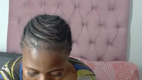 Snapshot of blissbaetrue chatting on October 22, 8:25 pm BlissbaeTRUE online show from October 22, 8:25 pm