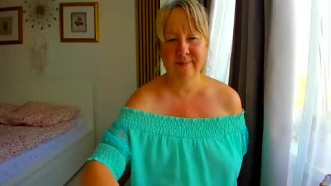 Nicole online show from July 3, 4:57 pm