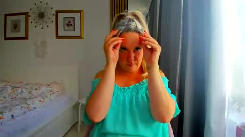 Nicole online show from July 26, 3:53 pm