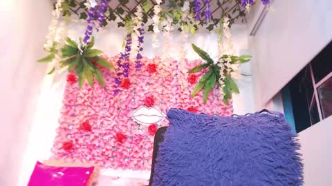 blonde_squirt_ online show from March 14, 12:00 am