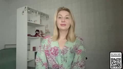 blondie_xoxoxo online show from February 3, 6:33 am