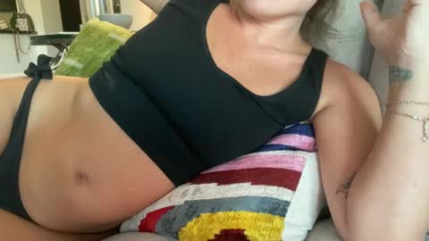 Snapshot of blondieslutt chatting on September 12, 12:00 am IM TRYNG online show from September 12, 12:00 am