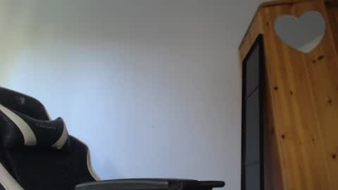 blondyelena online show from July 4, 7:15 am