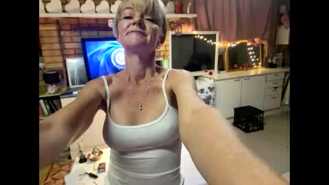 bloondiie66 online show from May 26, 12:04 pm