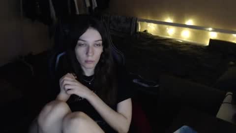 blue__velvet_ online show from June 13, 2:25 pm