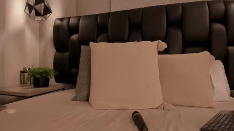 blue_anngel online show from February 11, 4:36 am