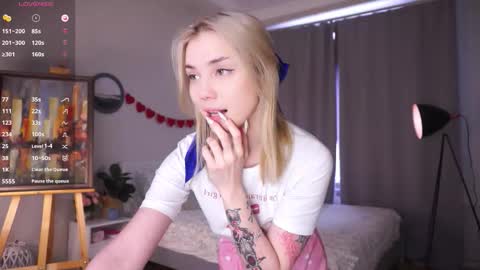 Adeline online show from February 21, 6:25 am