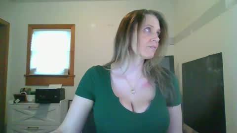 BlueEyedDDVixen online show from February 2, 2:16 pm