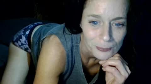 Blueeyedlie online show from March 8, 5:11 am
