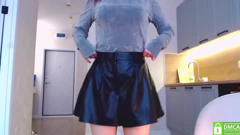 Snapshot of bonjourlabelle chatting on March 3, 9:49 am Mary 3 live time content 18 online show from March 3, 9:49 am