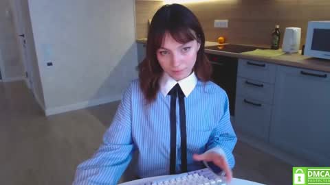Snapshot of bonjourlabelle chatting on February 24, 12:03 pm Mary 3 live time content 18 online show from February 24, 12:03 pm