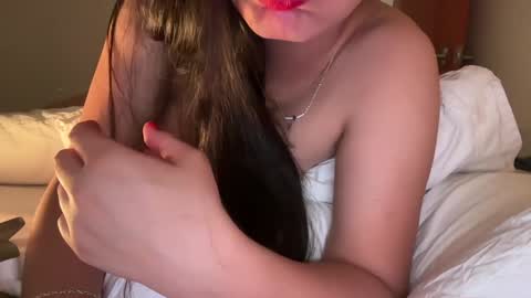 BonnettBonett   I cam from 4pm- 12am central time Costa Rica online show from May 20, 6:54 am