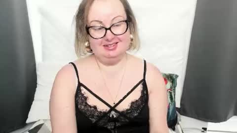 Bonnie online show from February 18, 9:08 am