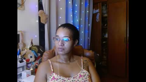 Snapshot of bonvivantb chatting on February 7, 12:42 am Queen Bon Vivantt online show from February 7, 12:42 am
