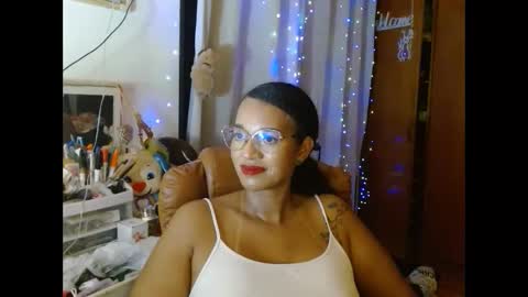 Snapshot of bonvivantb chatting on February 25, 12:03 am Queen Bon Vivantt online show from February 25, 12:03 am