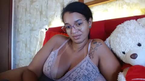 Snapshot of bonvivantb chatting on February 10, 2:48 pm Queen Bon Vivantt online show from February 10, 2:48 pm