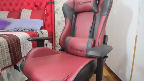 boobygoddessxxx online show from February 24, 3:49 am