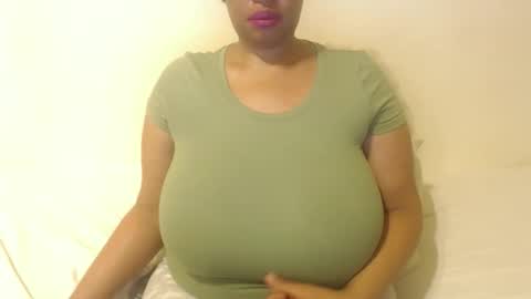 Snapshot of boobyqueen24 chatting on September 10, 1:38 am boobyqueen online show from September 10, 1:38 am