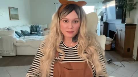 Miley online show from October 31, 12:23 am