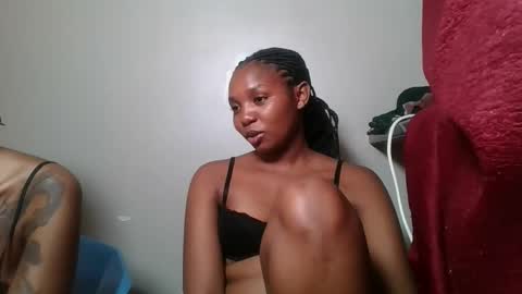 bootie_caramel online show from June 4, 7:40 pm