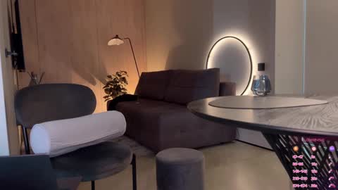 Snapshot of bowtorina chatting on March 8, 2:27 pm Brat and Confident  Real Femdon Not for everyone  online show from March 8, 2:27 pm