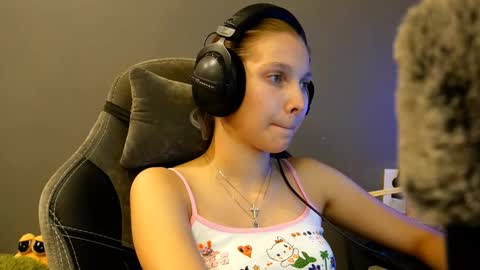 Alice online show from December 15, 8:14 pm