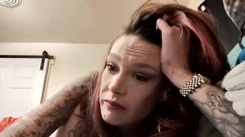 bratlips online show from November 8, 9:36 am