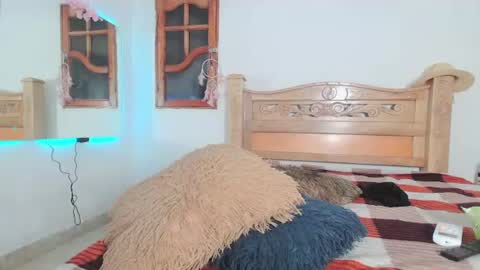 bratz_glloe online show from July 7, 7:23 am