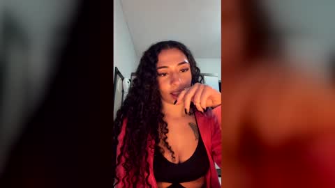 braziliangirllatina online show from May 20, 9:01 pm