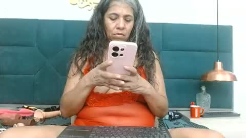 BRENDA VELASQUEZ online show from June 20, 11:19 pm
