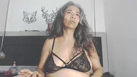 BRENDA VELASQUEZ online show from September 18, 11:58 pm