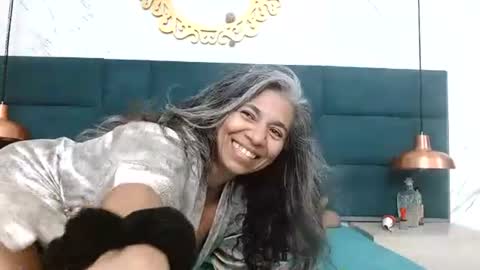 BRENDA VELASQUEZ online show from July 2, 9:32 pm