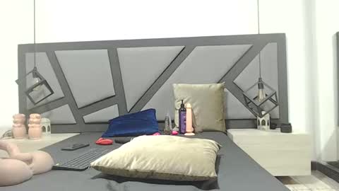 BRENDA VELASQUEZ online show from March 7, 9:38 pm