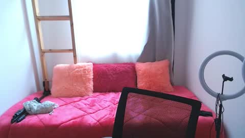 Snapshot of brendasantos_77 chatting on September 27, 3:41 pm brendasantos_77 online show from September 27, 3:41 pm