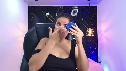 Manuela online show from May 6, 3:54 am