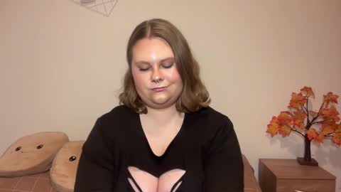 Brianna online show from November 22, 8:06 am