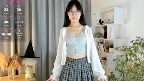 Snapshot of bridgetbottrell chatting on October 23, 1:11 am Hanna online show from October 23, 1:11 am