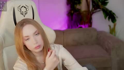 Snapshot of bright_diamonds_054 chatting on October 19, 11:12 am Diamonds Girls online show from October 19, 11:12 am