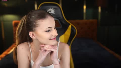 Snapshot of bright_diamonds_054 chatting on February 23, 7:28 am Diamonds Girls online show from February 23, 7:28 am