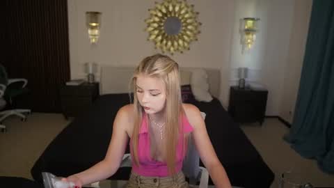 Diamonds Girls online show from June 27, 6:25 pm