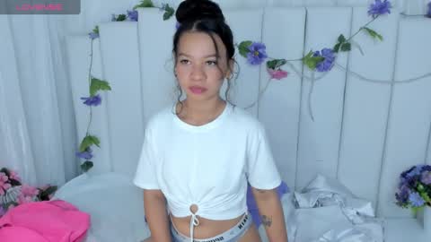 Snapshot of brithany_rousee chatting on March 10, 10:55 pm Brithany Rousee online show from March 10, 10:55 pm