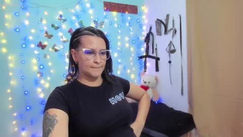 BRITNEEYTAYLOR1 online show from December 6, 2:57 am