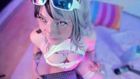     online show from September 18, 2:26 pm