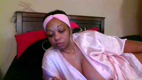brownroundrenee online show from June 23, 11:19 am