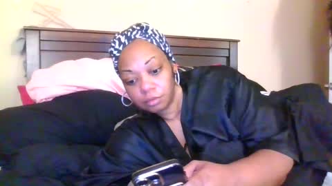 brownroundrenee online show from June 25, 11:13 am