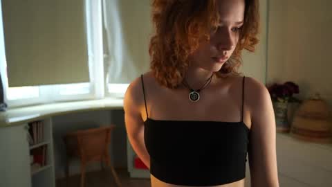 Tess online show from May 22, 2:26 pm