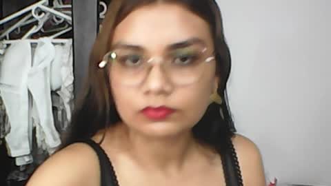 Snapshot of brunette_dan chatting on February 14, 1:45 am norma online show from February 14, 1:45 am